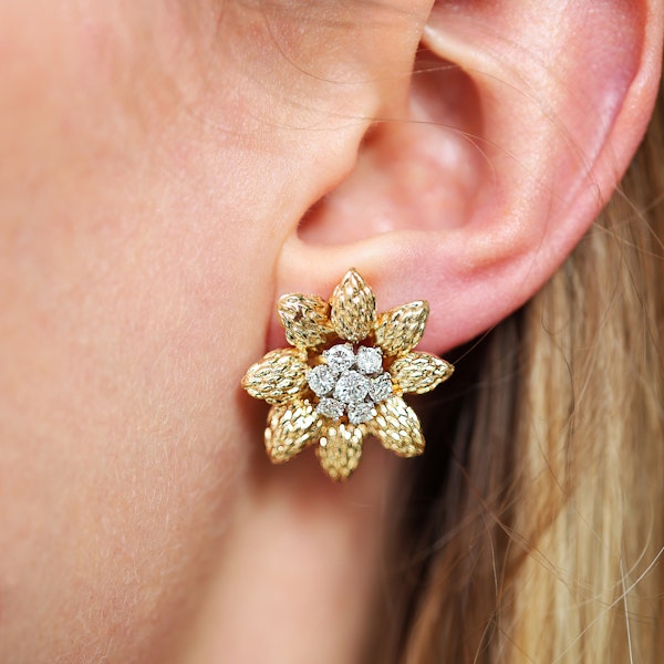 Van Cleef & Arpels Diamond and Yellow Gold Flower Brooch and Earrings Suite, Circa 1960 - image 6