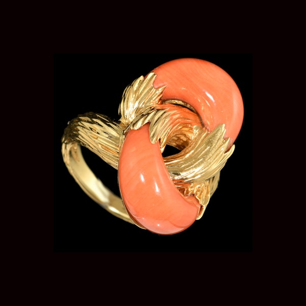 MM8801 Kutchinsky gold coral 1970c stunning ring - image 1