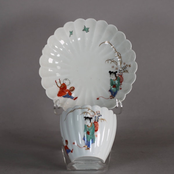 Meissen lobed teabowl and saucer, circa 1730 - image 1