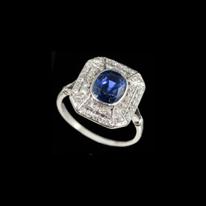 MM8850r Edwardian platinum sapphire diamond ring 1910c