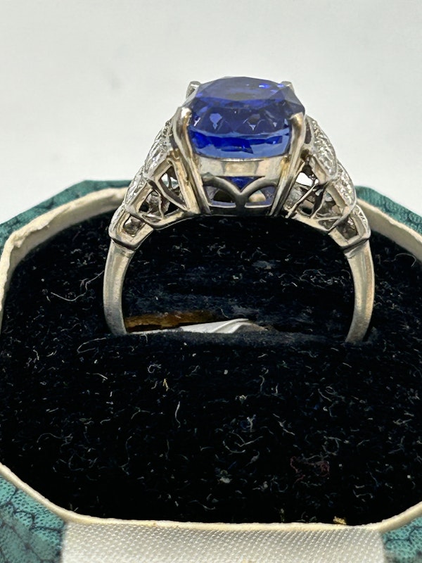 Lovely 7.86ct natural sapphire diamond plat ring at Deco&Vintage Ltd - image 3