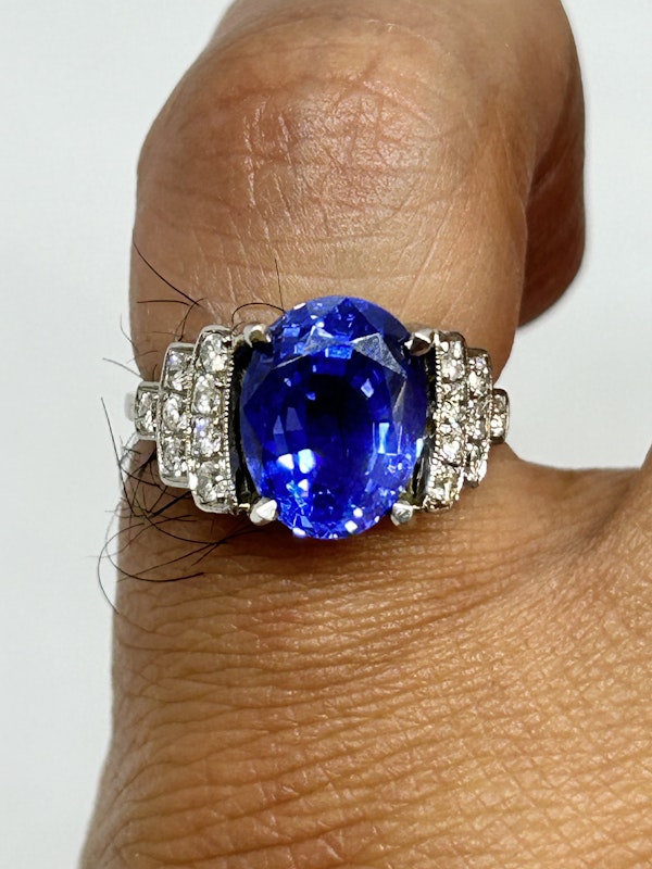 Lovely 7.86ct natural sapphire diamond plat ring at Deco&Vintage Ltd - image 4