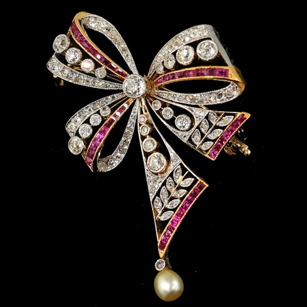 MM8372b Edwardian ruby diamond gold platinum bow brooch 1910c - image 1