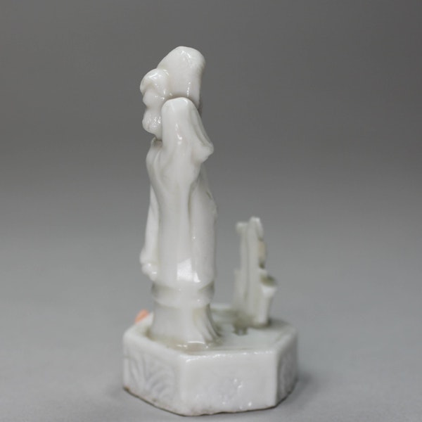 Miniature Chinese blanc-de-chine figure of a noblewoman, 17th century - image 2
