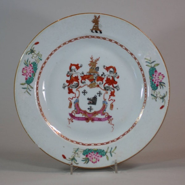 Chinese armorial famille rose plate, Qianlong (1736-95) circa 1750 - image 1