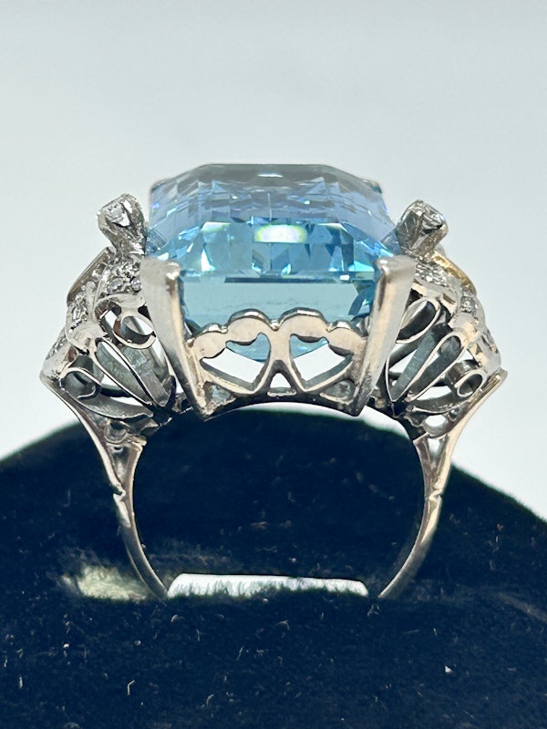 Lovely large Art Deco aquamarine diamond platinum ring at Deco&Vintage Ltd - image 2