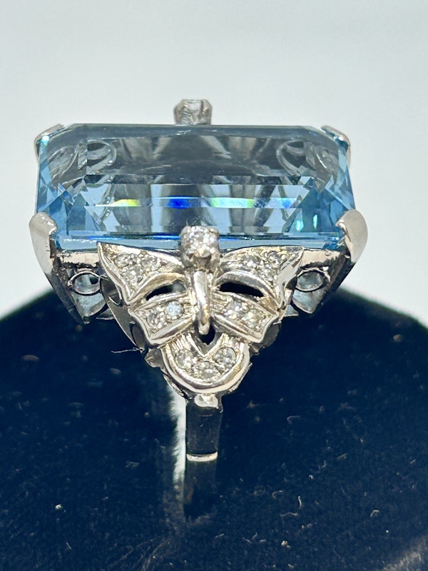 Lovely large Art Deco aquamarine diamond platinum ring at Deco&Vintage Ltd - image 3