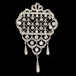 MM8741b Edwardian fine platinum moving diamond brooch 1910c