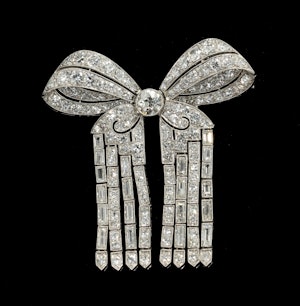 MM0000 Platinum Art Deco baguette round diamond bow brooch 1920c lots of movement