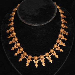 MM8823n Victorian gold 18ct Etruscan necklace mint condition 1860c