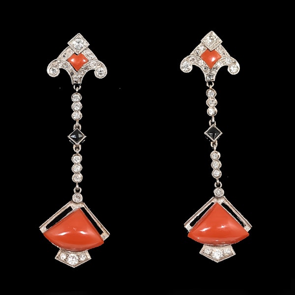 MM8092e Platinum diamond coral onyx Art Deco earrings 1920c - image 1