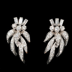 MM8886e Diamond platinum clip earrings 1970c