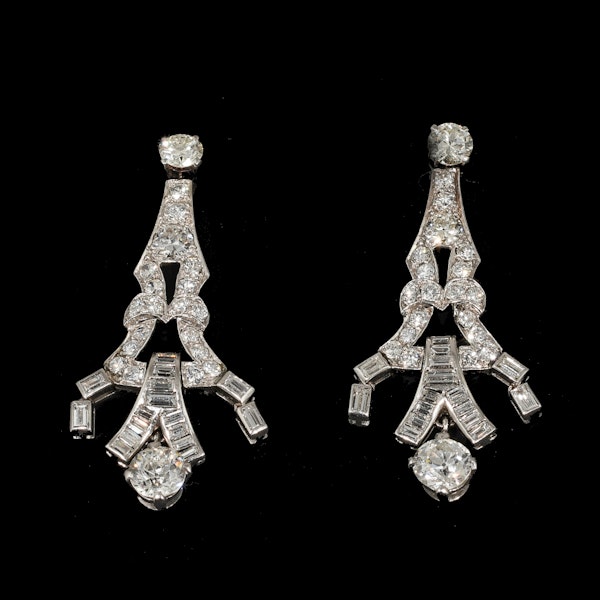 MM8009e Platinum Art Deco fine baguette round diamond drop earrings 1930c - image 1