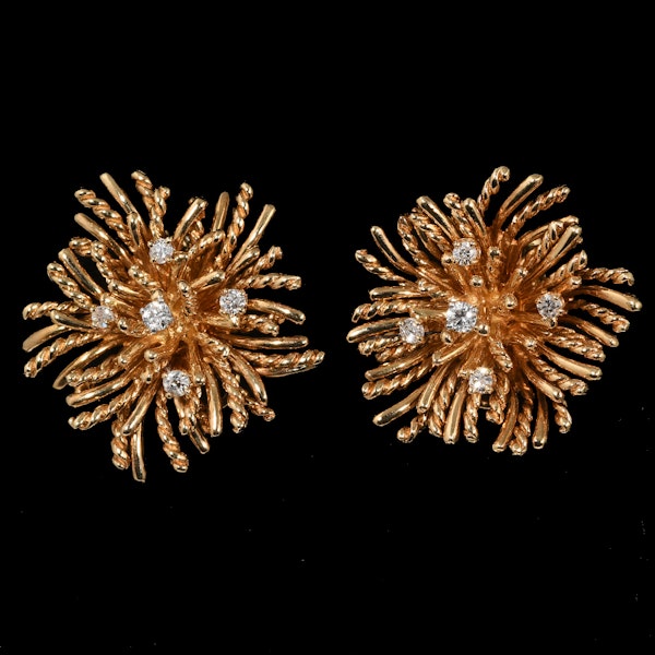 MM8726e Gold Tiffany 18ct diamond clip earrings 1970c - image 1