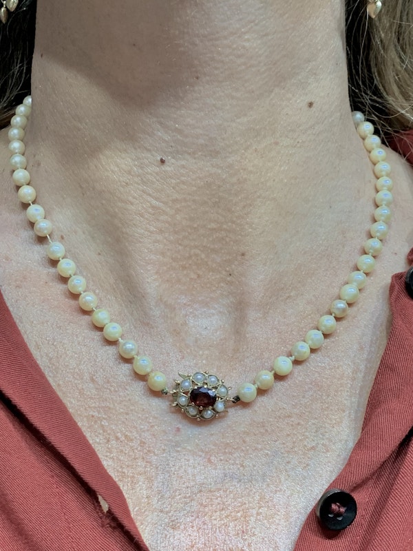 Pearl Necklace with 9ct Garnet Clasp - image 3