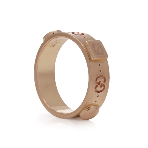Gucci 18kt rose gold Iconic band ring with studs - image 5