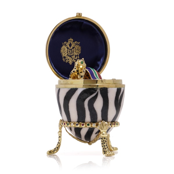 Fabergé limited edition 18kt gold decorative egg with gemstones - image 10