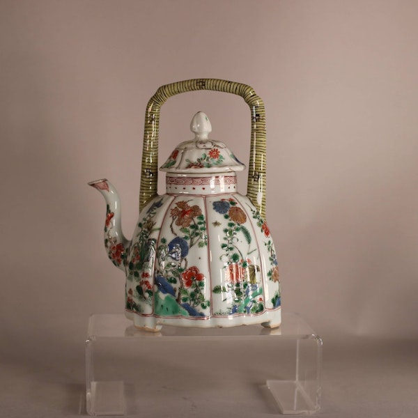 Chinese famille verte ribbed wine pot and cover, Kangxi (1662 - 1722) - image 1