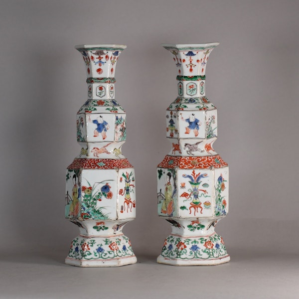Pair of Chinese Famille Verte Double-Gourd Hexagonal Faceted Vases, Kangxi (1662-1722) - image 6