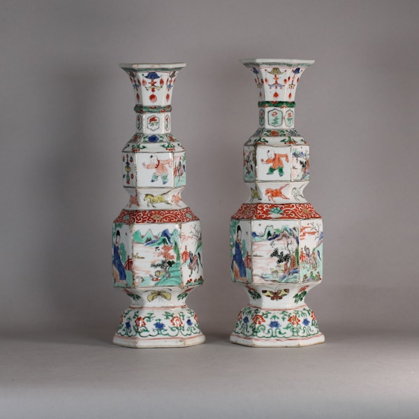 Pair of Chinese Famille Verte Double-Gourd Hexagonal Faceted Vases, Kangxi (1662-1722) - image 3
