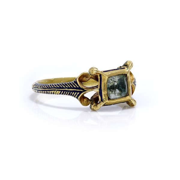 Renaissance revival 22kt yellow gold ring with rock crystal and enamel - image 3