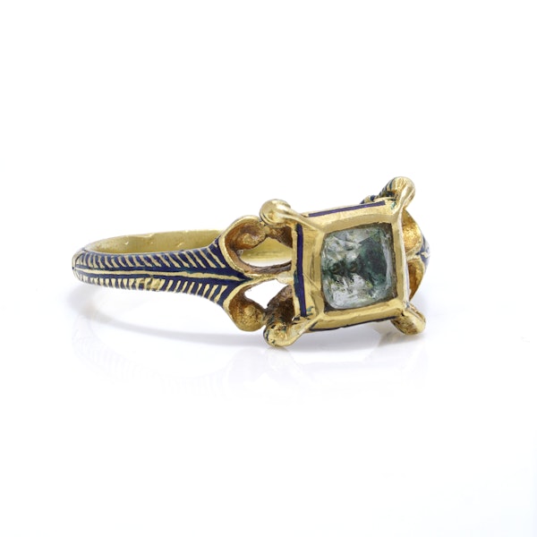 Renaissance revival 22kt yellow gold ring with rock crystal and enamel - image 6