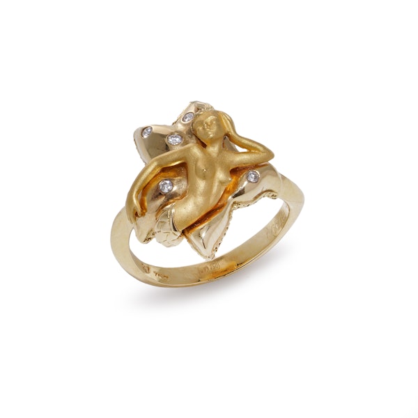 Carrera y Carrera 18kt. gold sculpted figure star ring - image 6