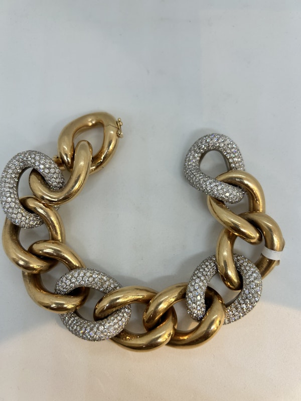 Beautiful diamond 18ct gold bracelet at Deco&Vintage Ltd - image 2