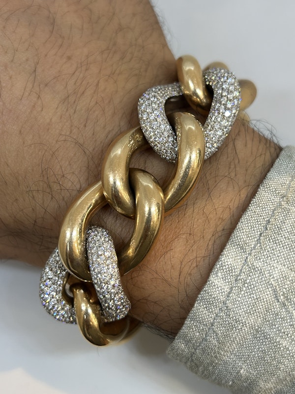 Beautiful diamond 18ct gold bracelet at Deco&Vintage Ltd - image 4