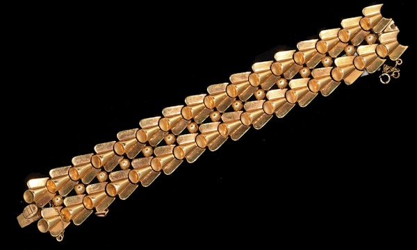 Gold 18ct sculpted 1940c bracelet - image 1