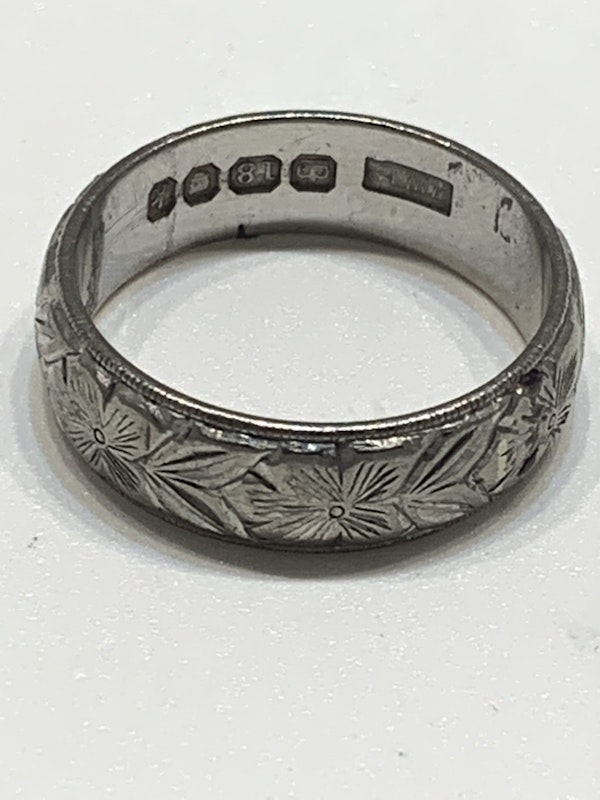 18ct White Gold Band with Floral Engraving - image 2