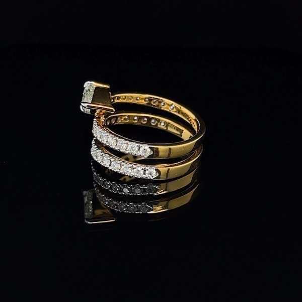 1.13 Ct pear shape diamond spiral ring In Yellow Gold - image 2