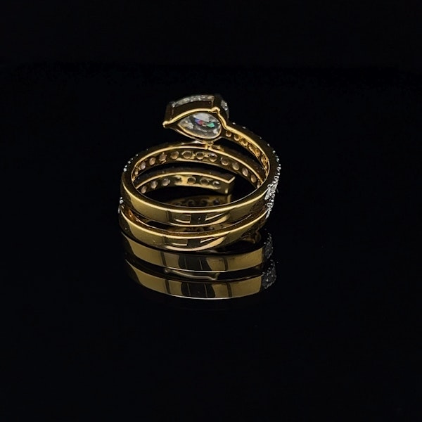 1.13 Ct pear shape diamond spiral ring In Yellow Gold - image 3
