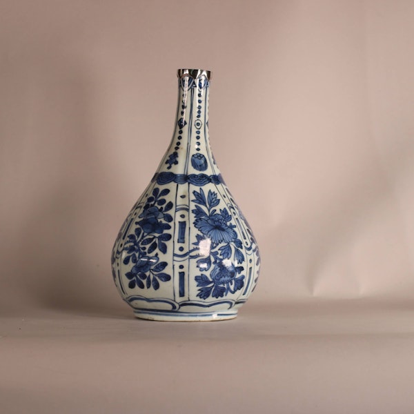 Chinese kraak bottle vase, Wanli (1573-1619) - image 5