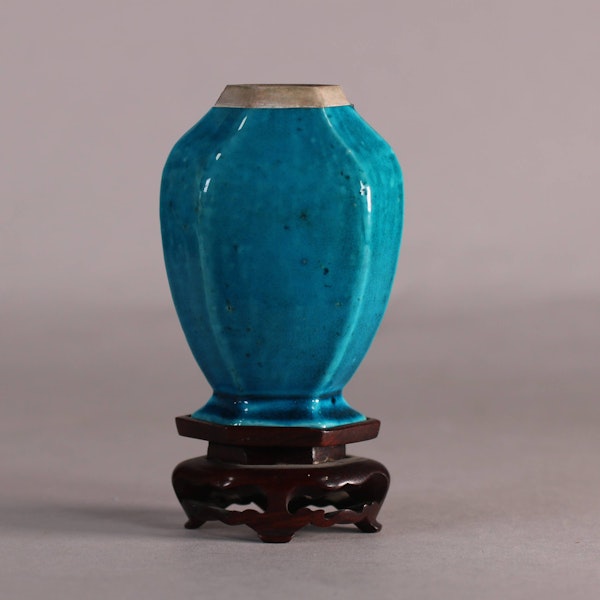 Chinese turquoise-glazed hexagonal vase, Kangxi (1662-1722) - image 2