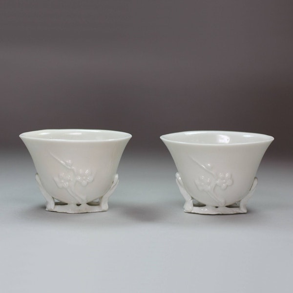 Pair of Chinese blanc de chine libation cups, Kangxi (1662-1722) - image 1