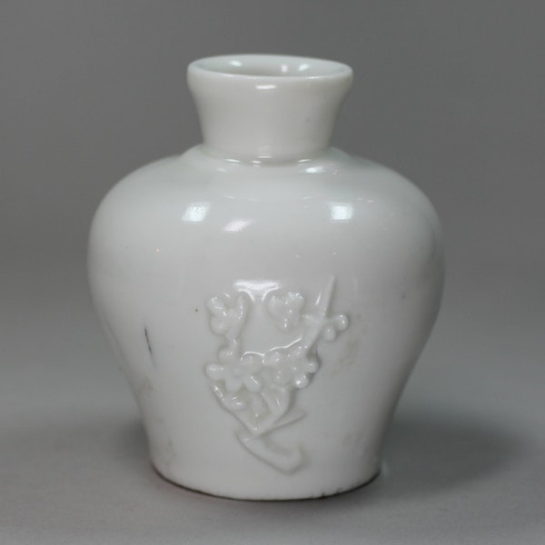 Chinese blanc-de-chine squat jar, 17th century - image 1