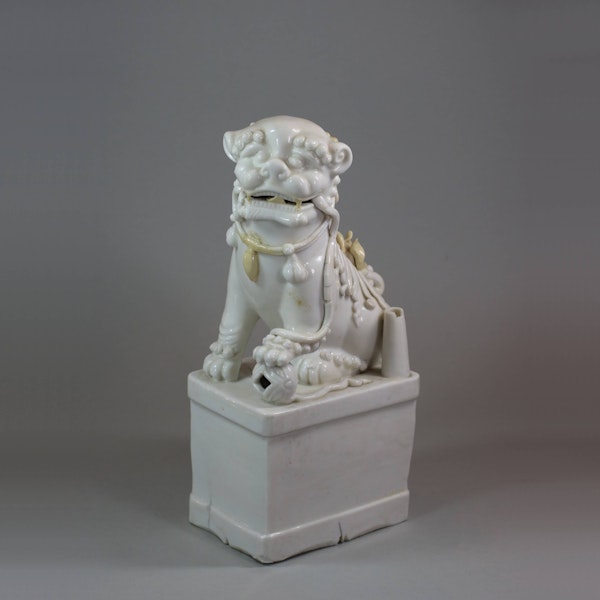 Chinese blanc de chine dog of Fo, 18th century - image 1