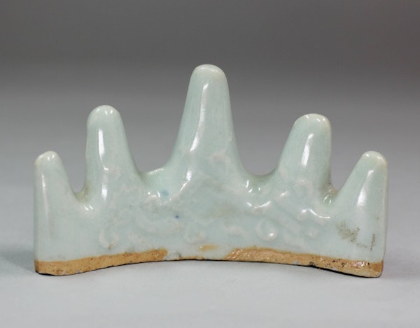 Chinese celadon brush rest, 18th century - image 2