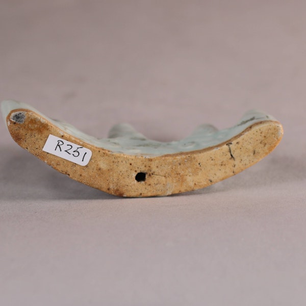 Chinese celadon brush rest, 18th century - image 3