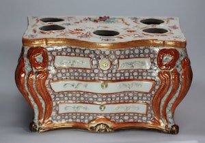 Chinese famille rose 'commode' bough-pot, Qianlong (1736-95)