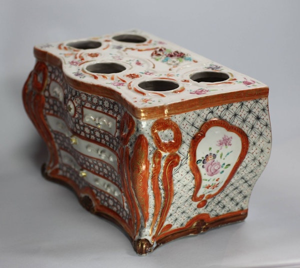 Chinese famille rose 'commode' bough-pot, Qianlong (1736-95) - image 2