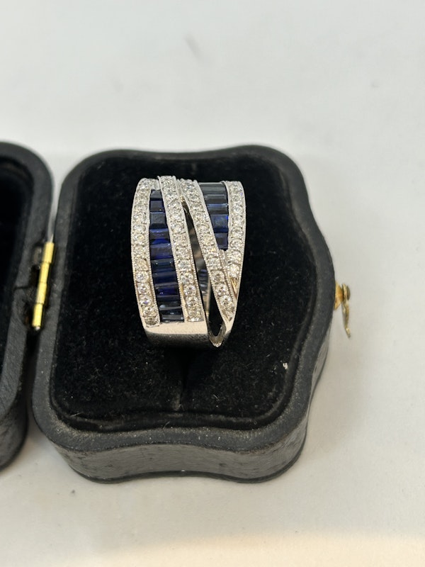 Lovely and Stylish Sapphire and Diamond ring,Deco&Vintage,stand 324 - image 4