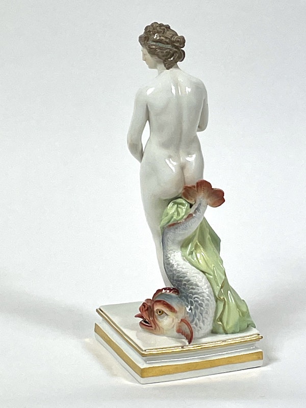 Meissen figure of Venus - image 4