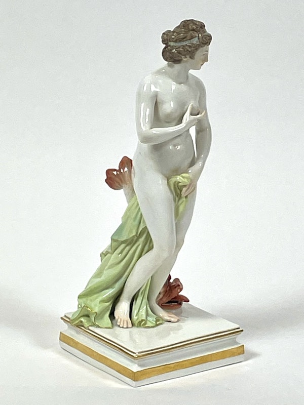 Meissen figure of Venus - image 2