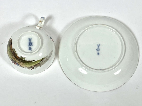 Pair of Marcolini Meissen cups and saucers - image 10