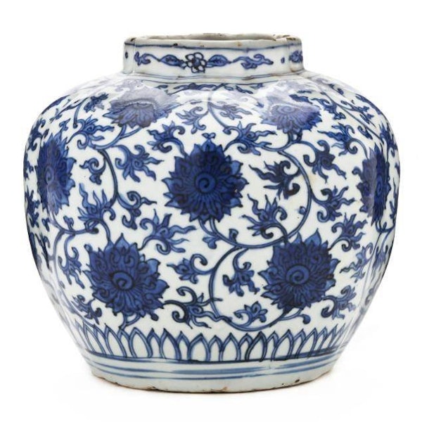 A blue and white 'lotus' jar, Ming Dynasty, Wanli (1573-1620) - image 1