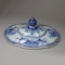 Large Chinese blue and white tureen, cover and stand, Qianlong (1736-95) - image 4