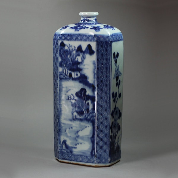 Chinese blue and white flask with chamfered edges, 18th century - image 5