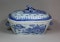 Chinese blue and white sauce tureen and cover, Qianlong (1736-95) - image 1